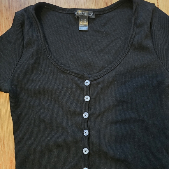 Black Cropped top - Picture 7 of 7